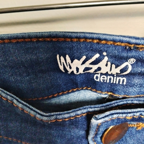 Mossimo Medium Wash Mid Rise Skinny Jeans Size 2/26 - Picture 7 of 10